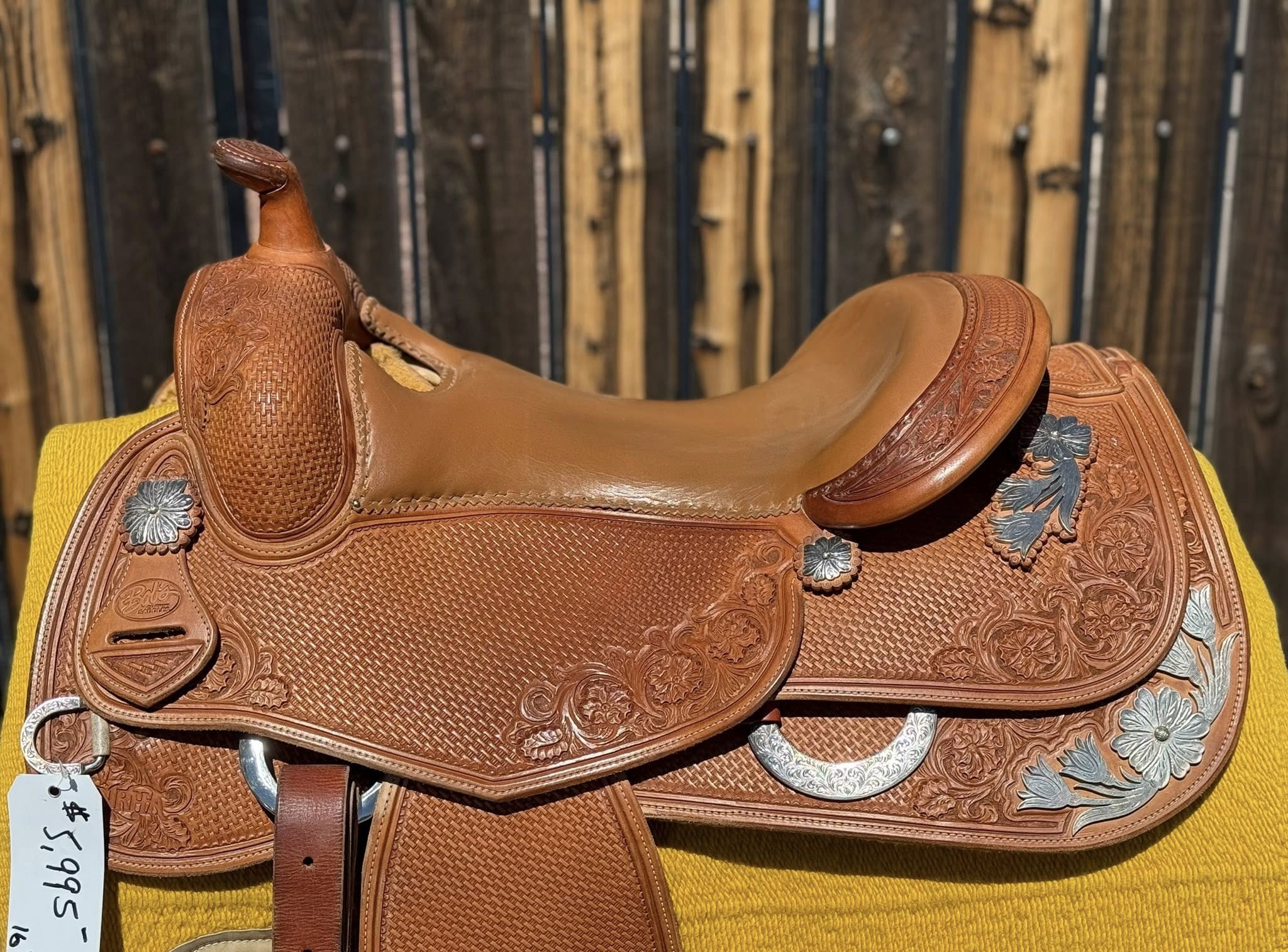 Bob's Custom 16 Tan — seat top right view
