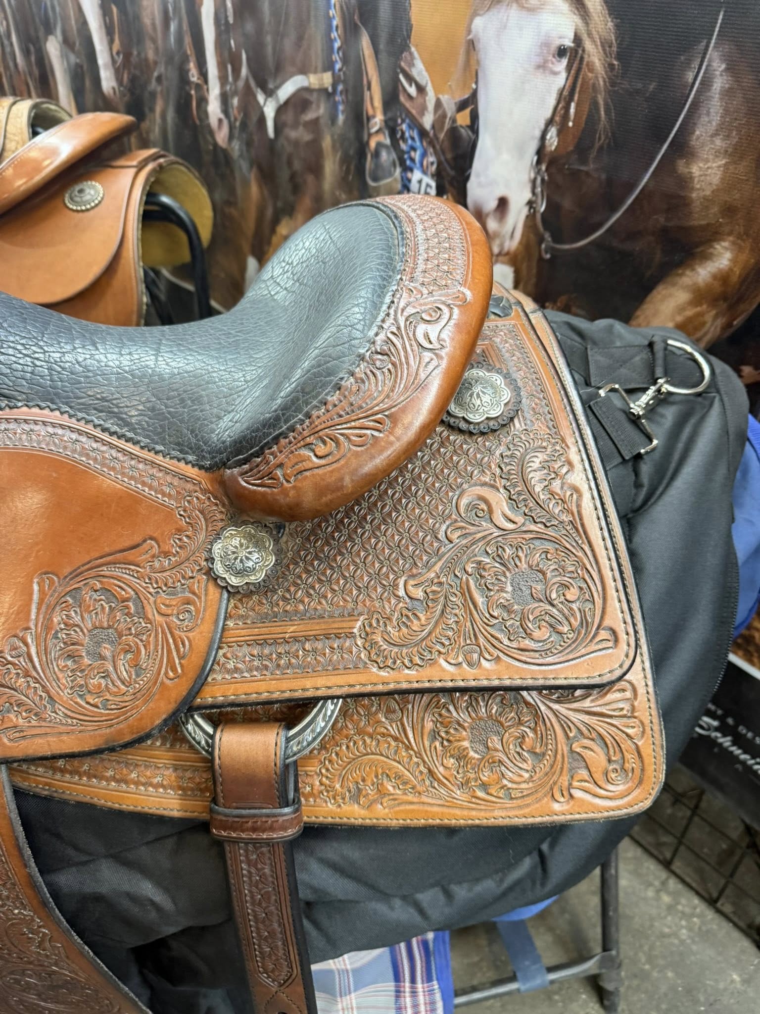 KR Lady Reiner — cantle and right skirt tooling detail