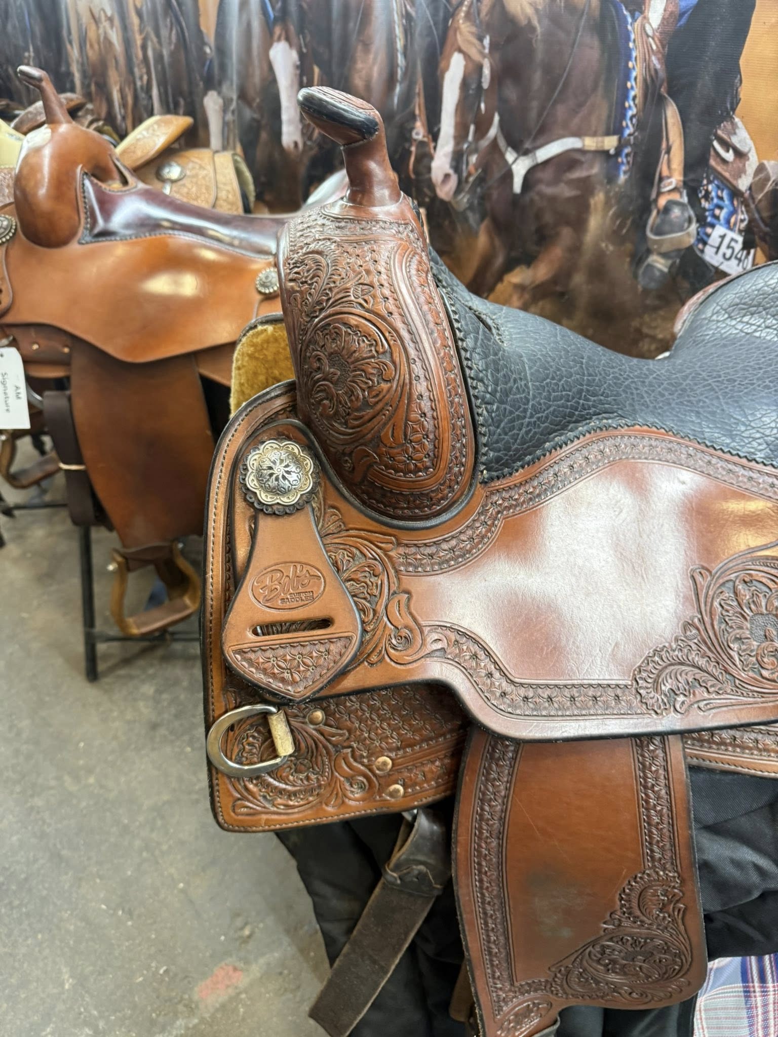 KR Lady Reiner — horn swell right detail