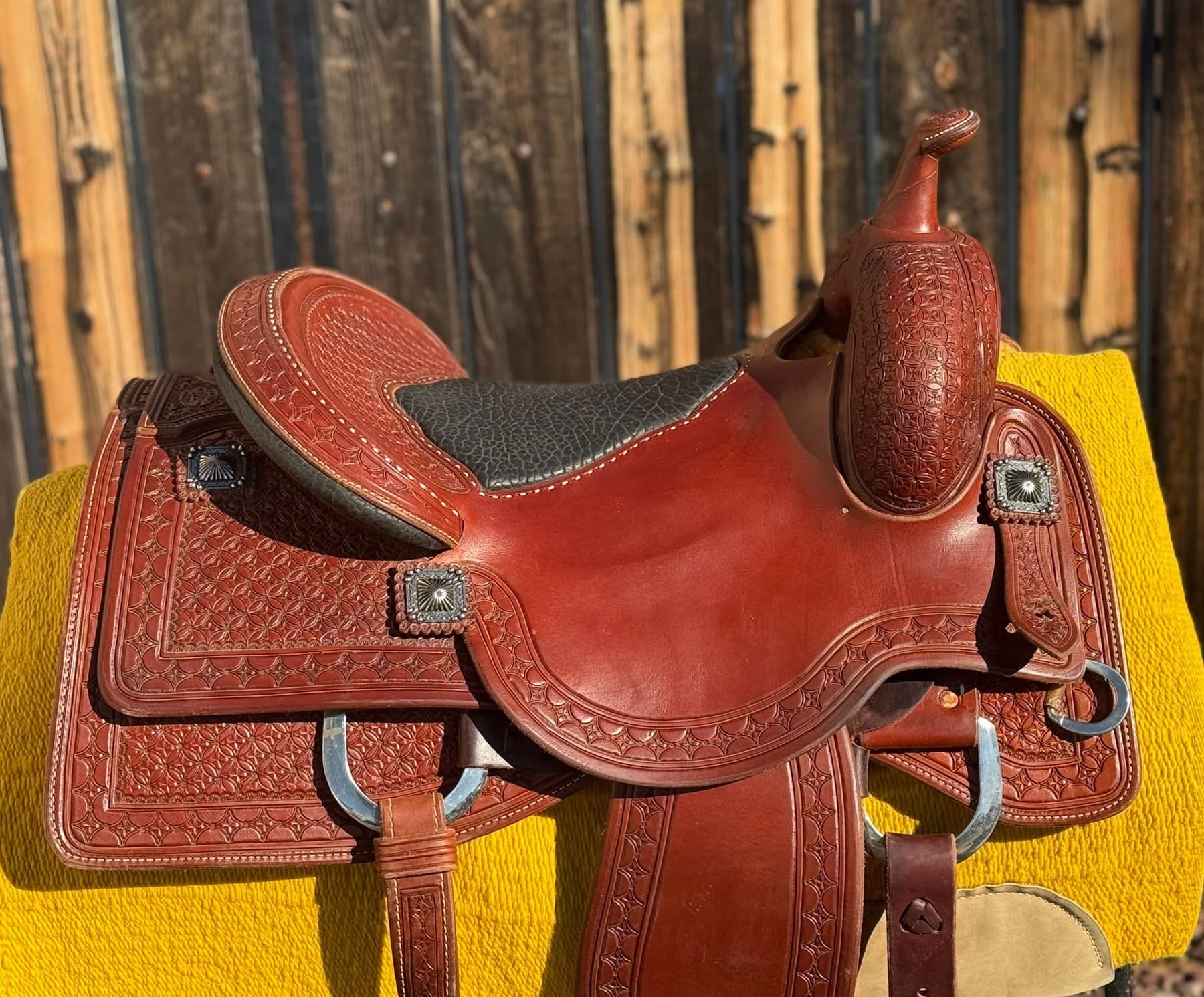 Lady Cowhorse — seat top right with cantle detail