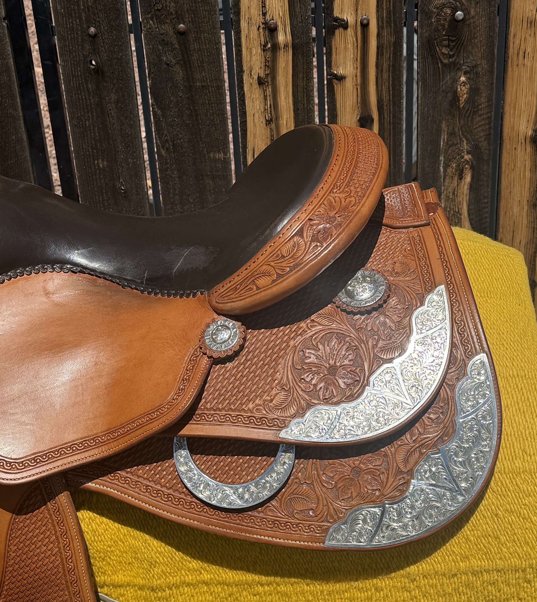 MR Reiner Superior — cantle silver close-up detail
